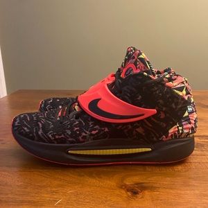 Nike KD 14 “Ky-D Dream” sz 12
Gently Worn